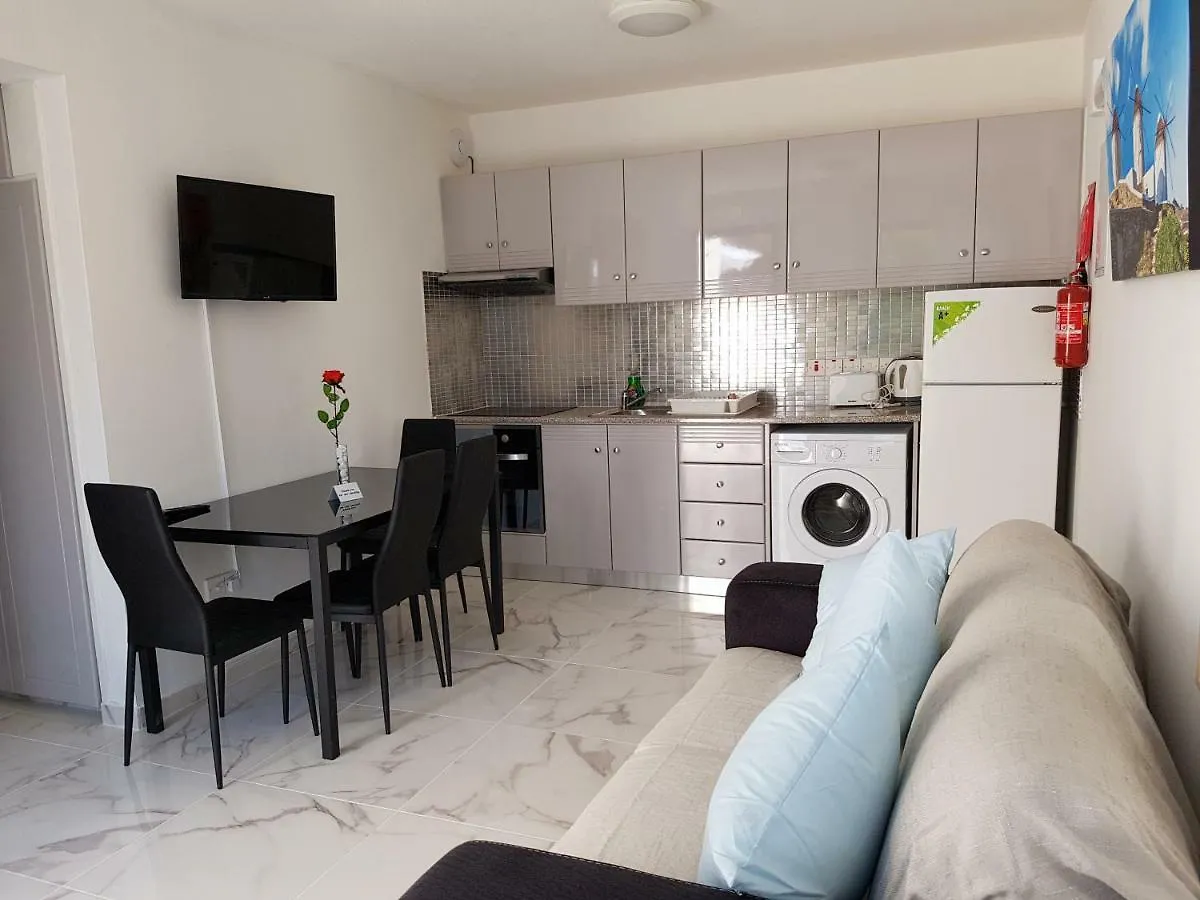 Apartment Must Stay - Evripidou Holiday Flats Larnaca Cyprus